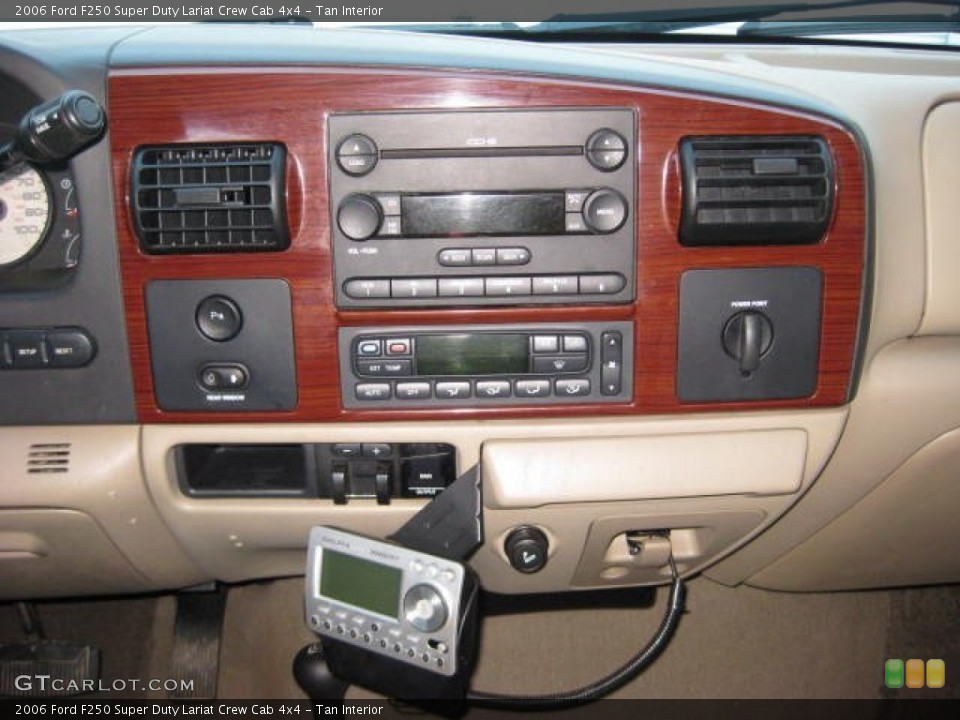 Tan Interior Controls for the 2006 Ford F250 Super Duty Lariat Crew Cab 4x4 #75599054