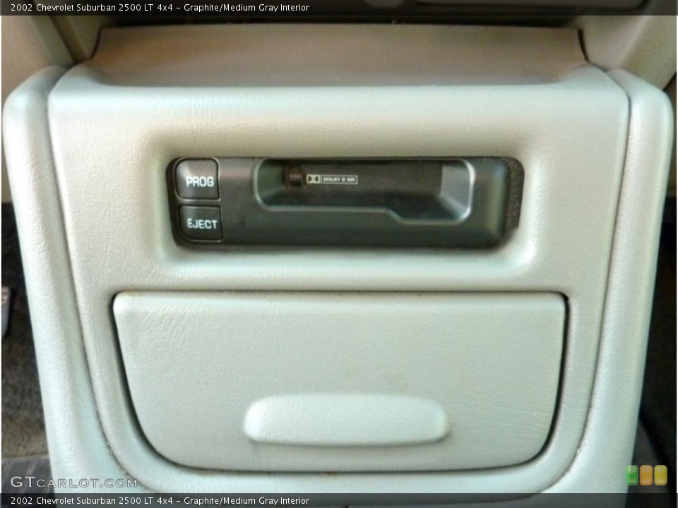 Graphite/Medium Gray Interior Entertainment System for the 2002 Chevrolet Suburban 2500 LT 4x4 #75634848