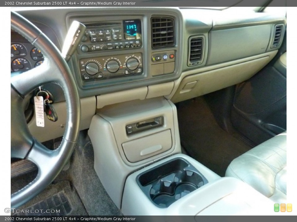 Graphite/Medium Gray Interior Dashboard for the 2002 Chevrolet Suburban 2500 LT 4x4 #75634866