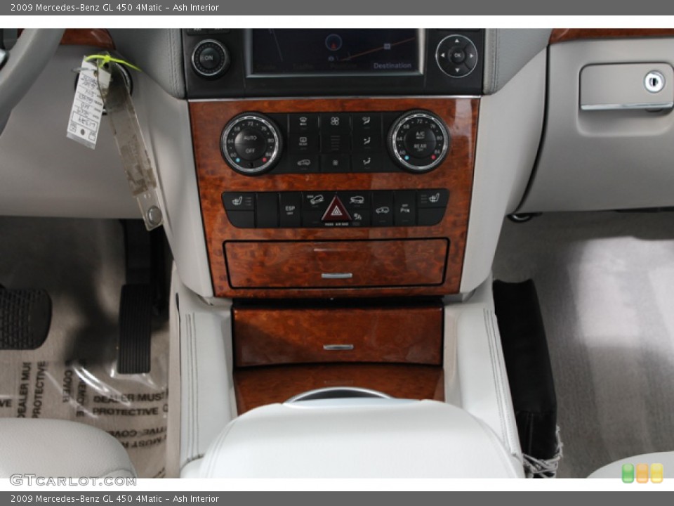 Ash Interior Controls for the 2009 Mercedes-Benz GL 450 4Matic #75652944