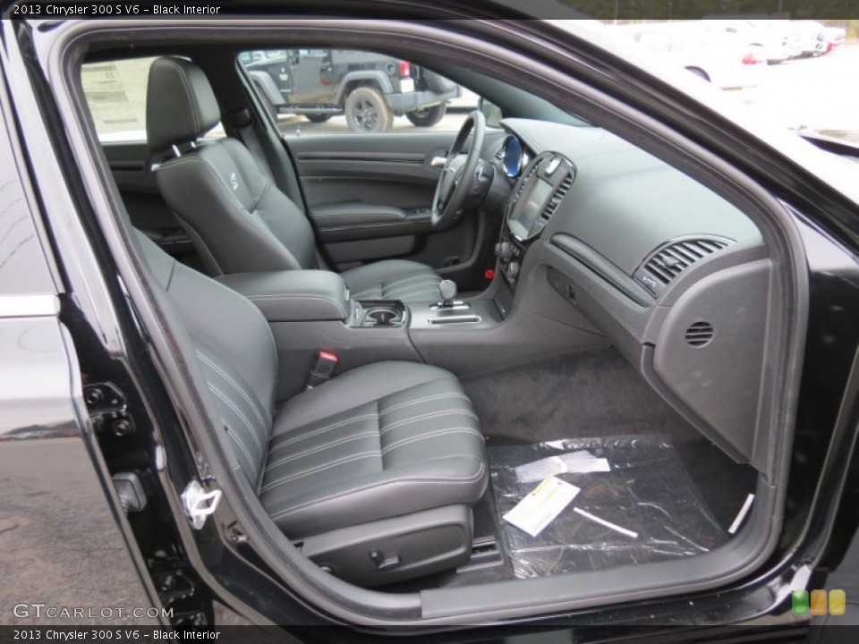 Black Interior Photo for the 2013 Chrysler 300 S V6 #75667152
