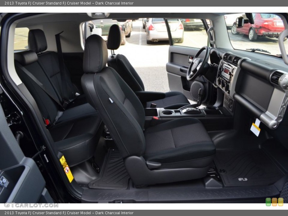 Dark Charcoal Interior Photo for the 2013 Toyota FJ Cruiser  #75670378