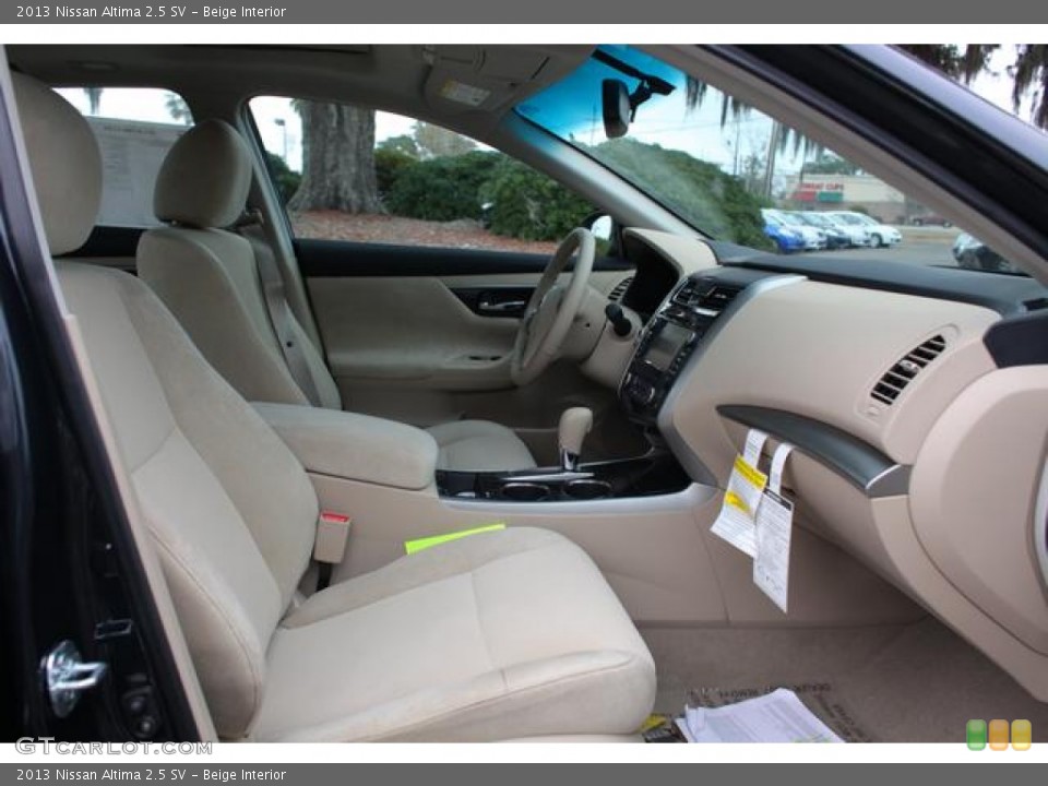 Beige Interior Photo for the 2013 Nissan Altima 2.5 SV #75682887