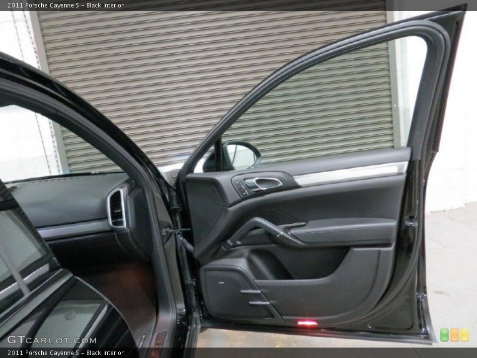 Black Interior Door Panel for the 2011 Porsche Cayenne S #75687399