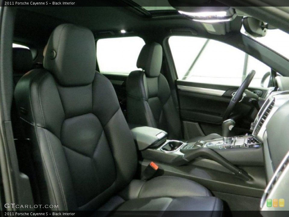 Black Interior Photo for the 2011 Porsche Cayenne S #75687435