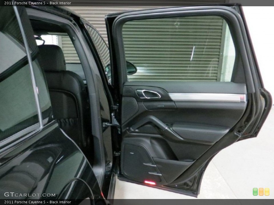 Black Interior Door Panel for the 2011 Porsche Cayenne S #75687552
