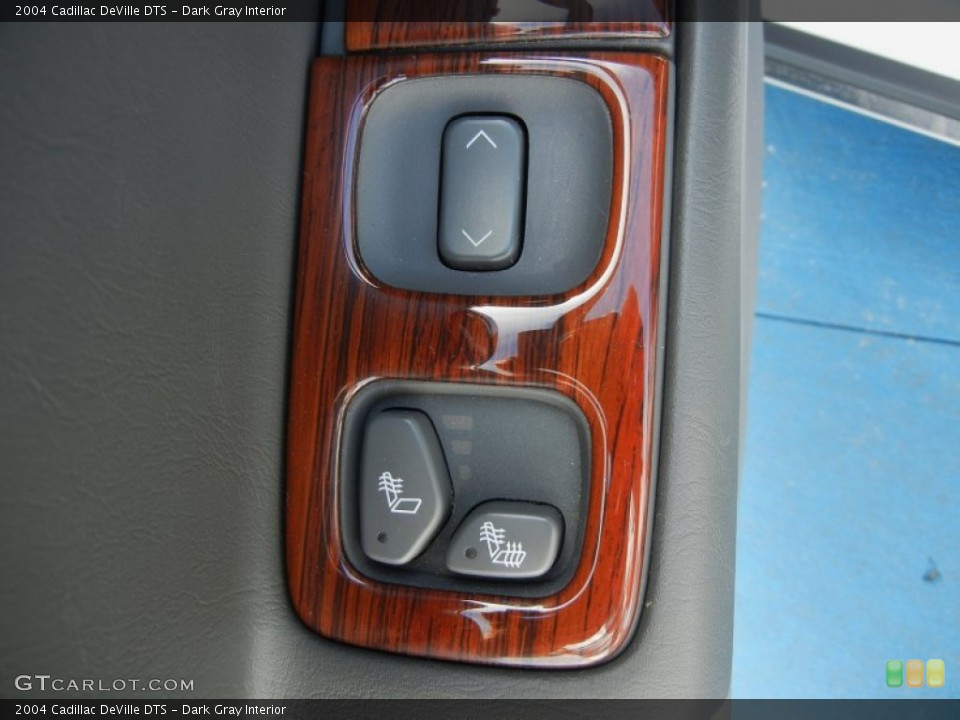 Dark Gray Interior Controls for the 2004 Cadillac DeVille DTS #75706152