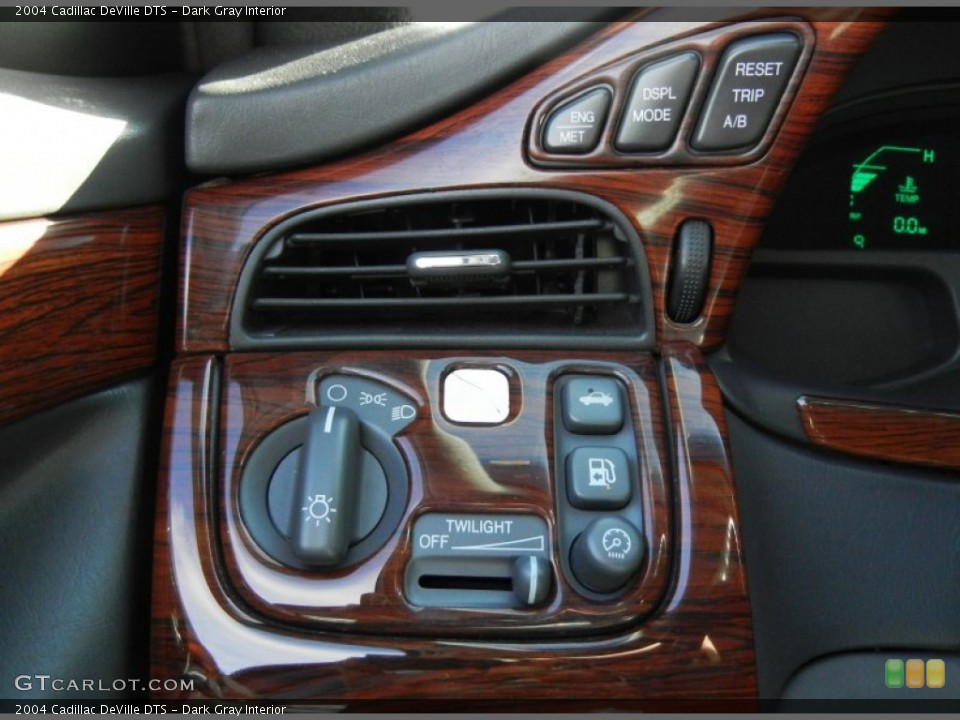 Dark Gray Interior Controls for the 2004 Cadillac DeVille DTS #75706287