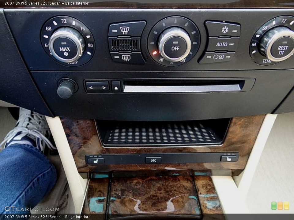 Beige Interior Controls for the 2007 BMW 5 Series 525i Sedan #75759122