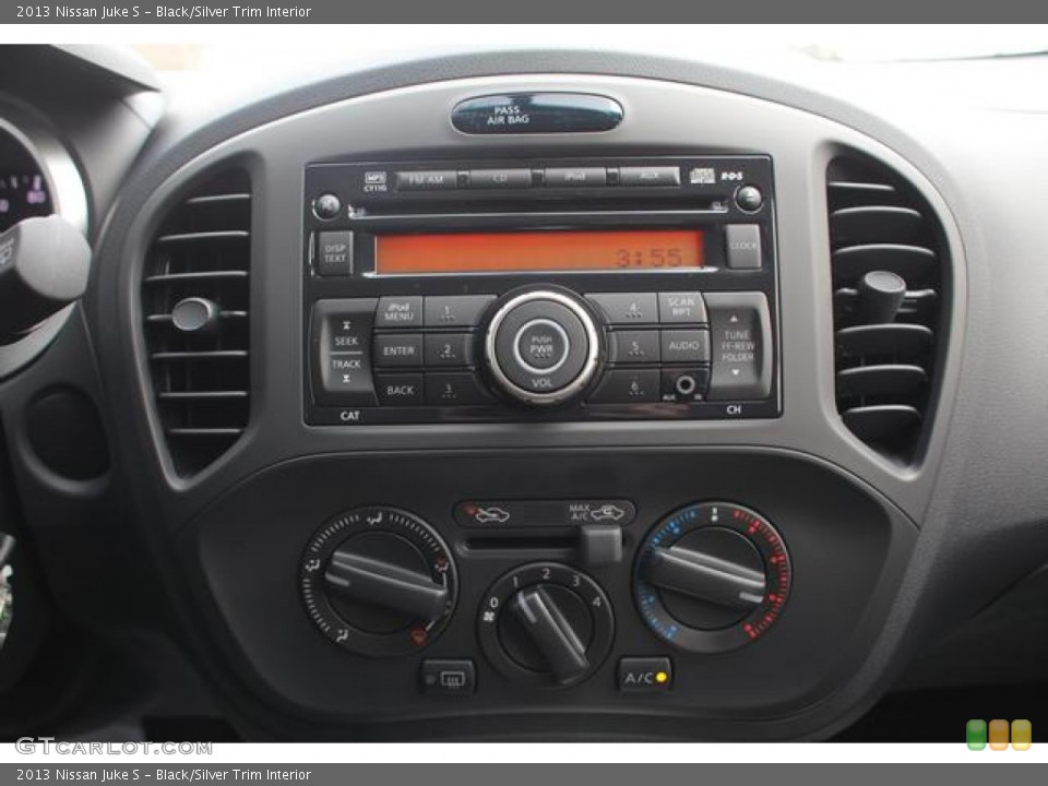 Black/Silver Trim Interior Controls for the 2013 Nissan Juke S #75763931