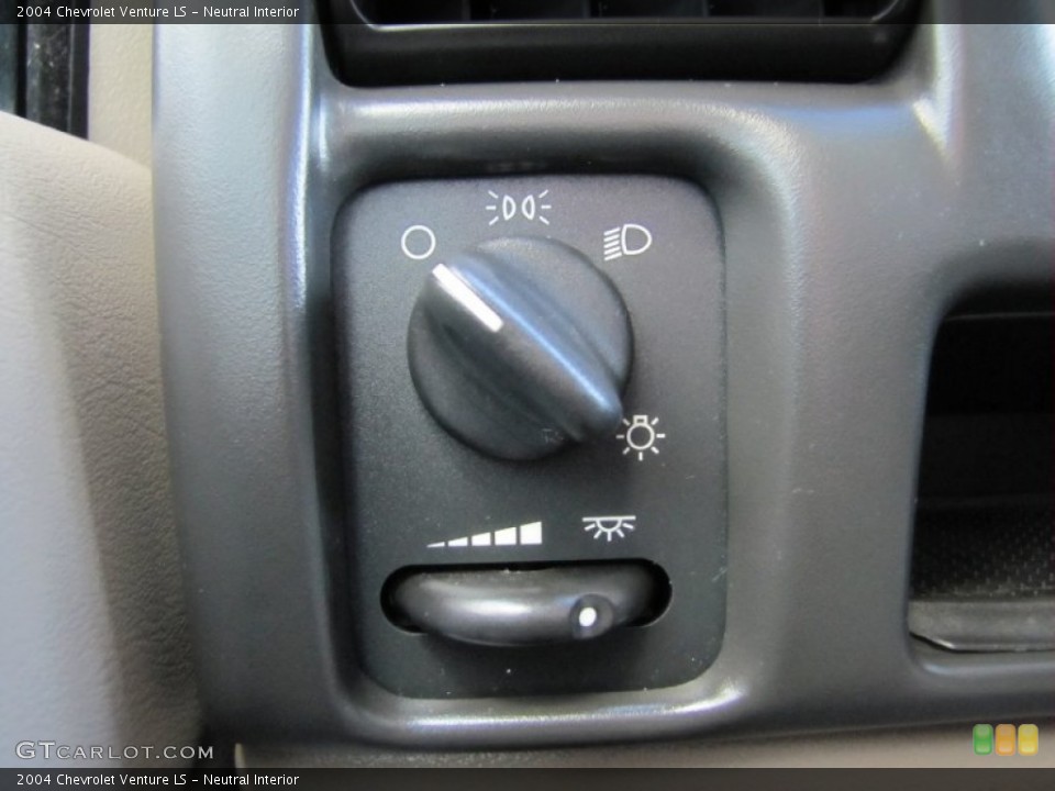 Neutral Interior Controls for the 2004 Chevrolet Venture LS #75777137