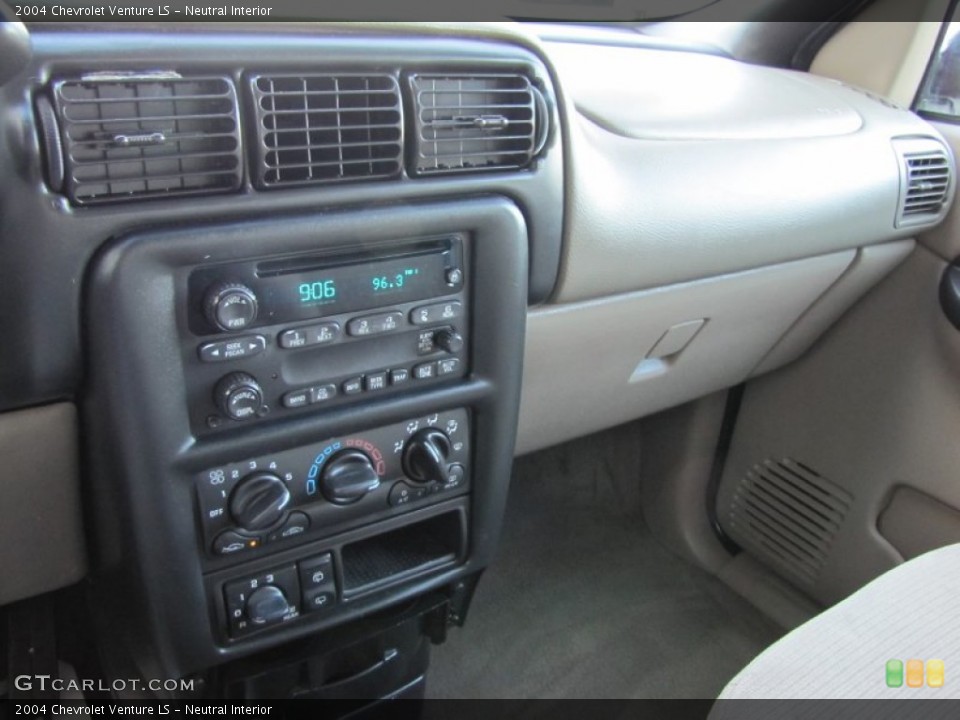 Neutral Interior Controls for the 2004 Chevrolet Venture LS #75777149