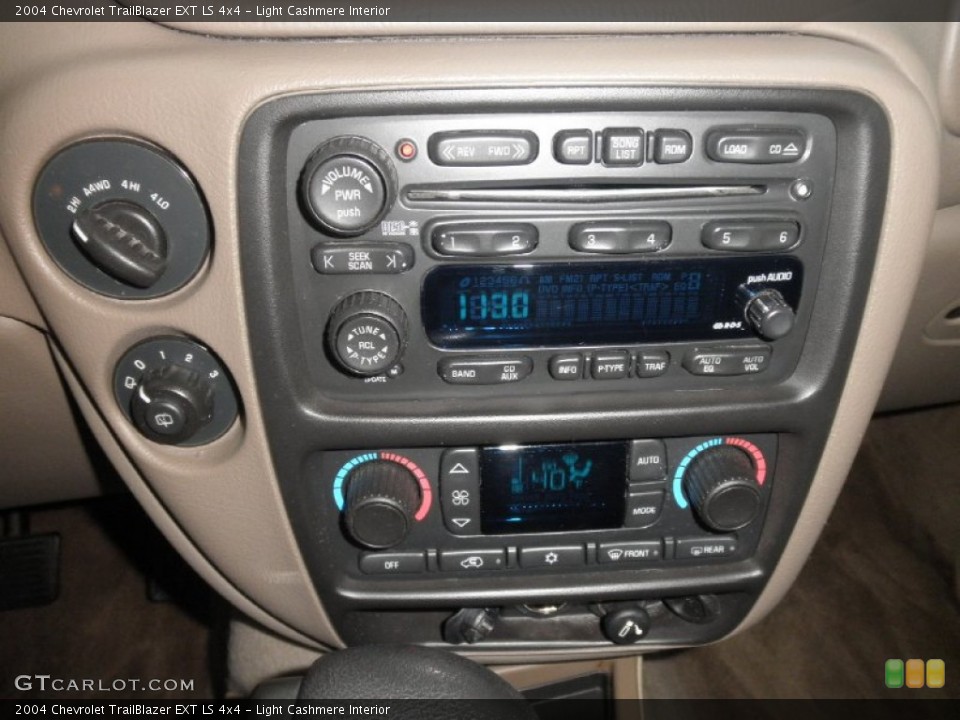 Light Cashmere Interior Controls for the 2004 Chevrolet TrailBlazer EXT LS 4x4 #75781148
