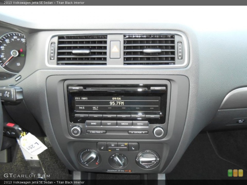 Titan Black Interior Controls for the 2013 Volkswagen Jetta SE Sedan #75784229