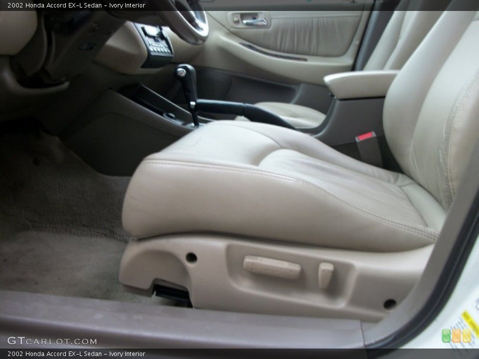Ivory Interior Front Seat for the 2002 Honda Accord EX-L Sedan #75788777