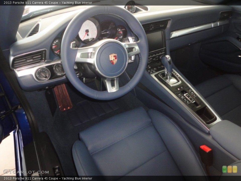Yachting Blue Interior Dashboard for the 2013 Porsche 911