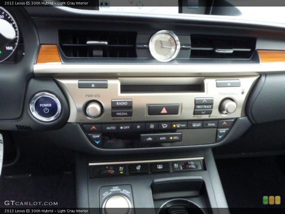Light Gray Interior Controls for the 2013 Lexus ES 300h Hybrid #75811858