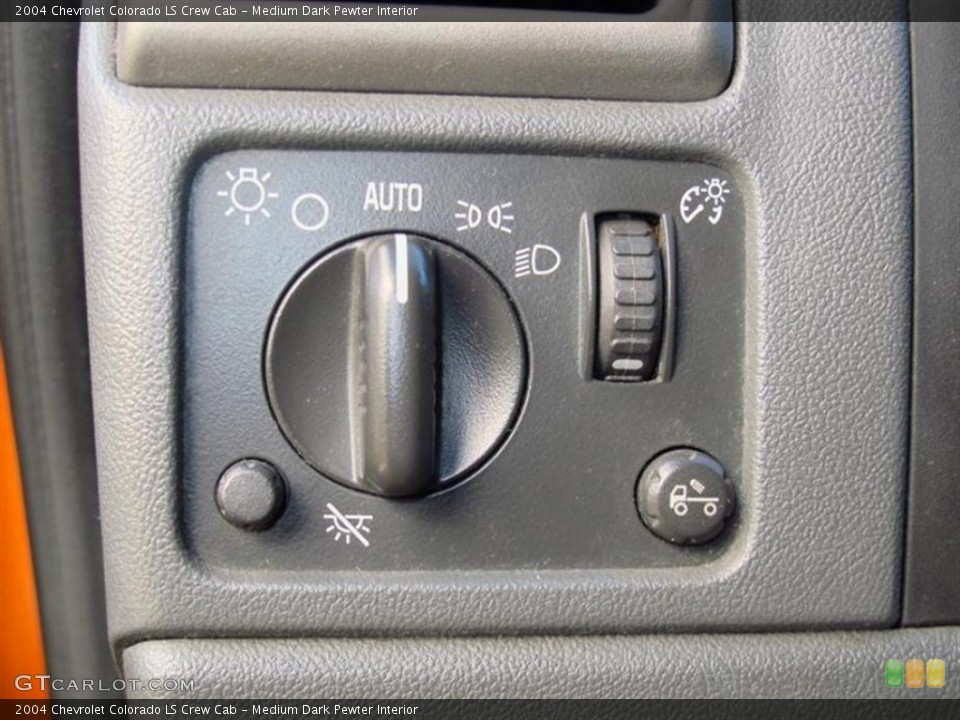 Medium Dark Pewter Interior Controls for the 2004 Chevrolet Colorado LS Crew Cab #75824104