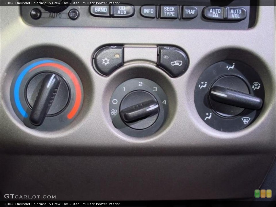 Medium Dark Pewter Interior Controls for the 2004 Chevrolet Colorado LS Crew Cab #75824179