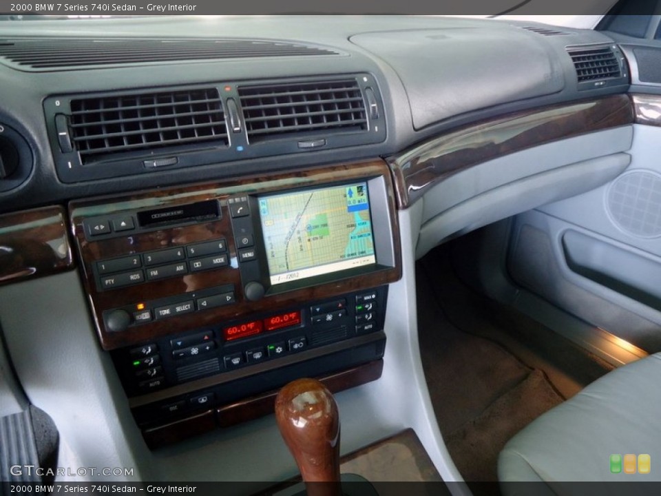 Grey Interior Dashboard for the 2000 BMW 7 Series 740i Sedan #75830785