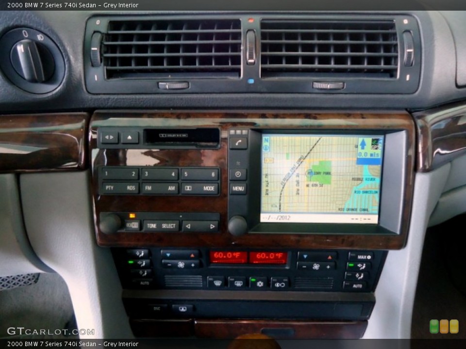 Grey Interior Navigation for the 2000 BMW 7 Series 740i Sedan #75830830
