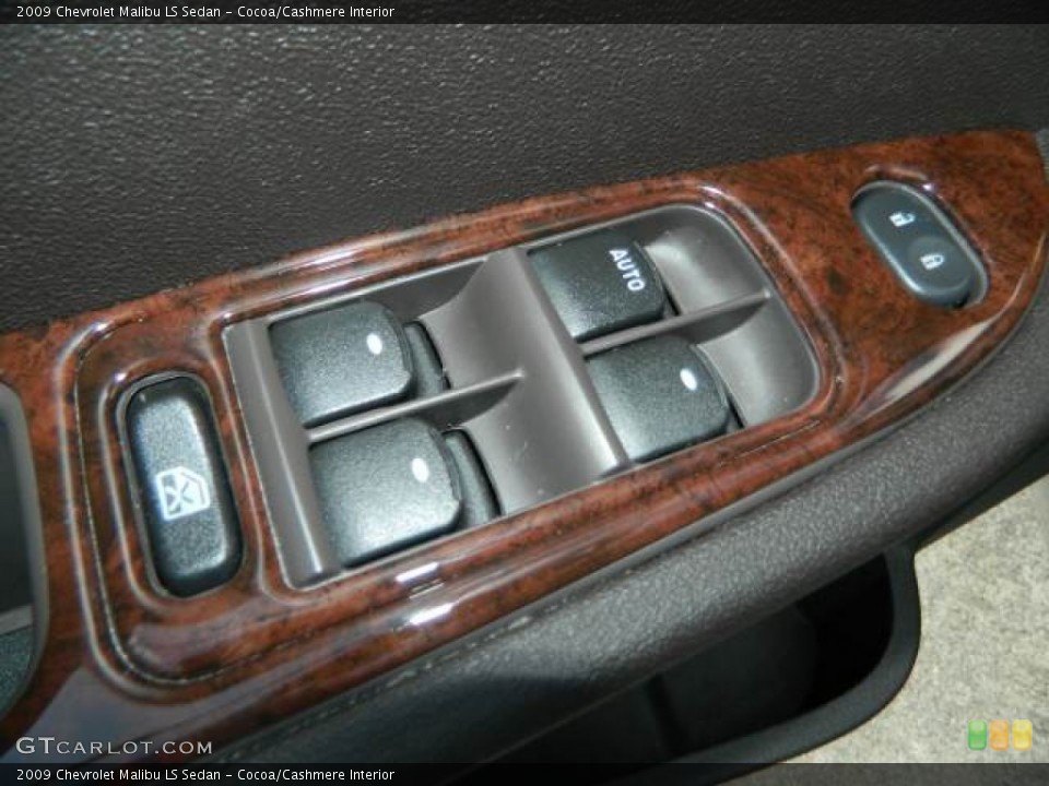 Cocoa/Cashmere Interior Controls for the 2009 Chevrolet Malibu LS Sedan #75868021