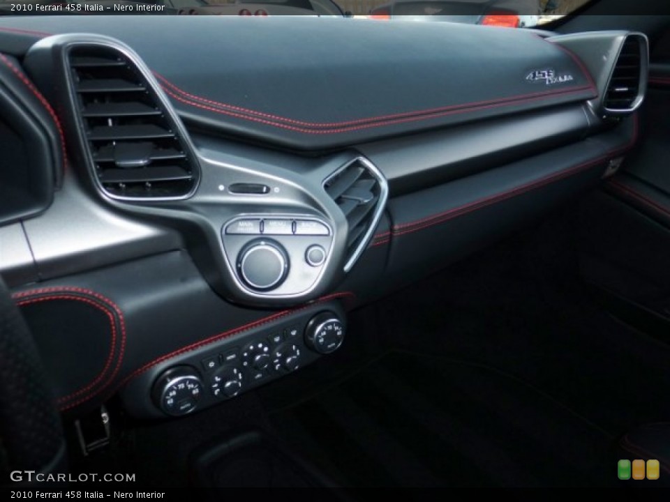 Nero Interior Controls for the 2010 Ferrari 458 Italia #75886134