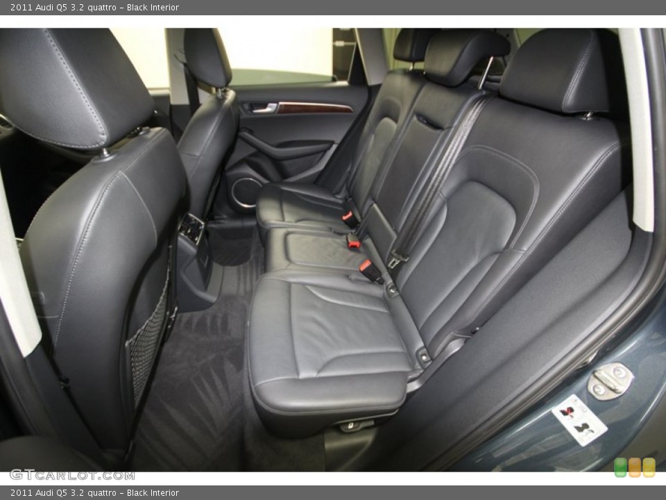 Black Interior Rear Seat for the 2011 Audi Q5 3.2 quattro #75887936
