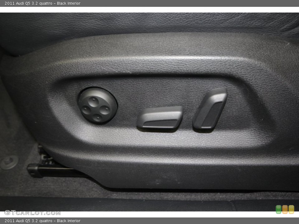 Black Interior Controls for the 2011 Audi Q5 3.2 quattro #75887996