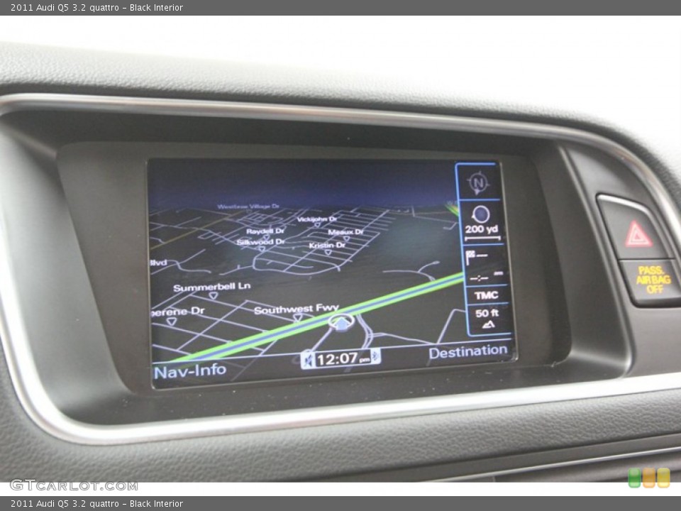 Black Interior Navigation for the 2011 Audi Q5 3.2 quattro #75888098