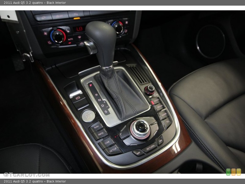 Black Interior Transmission for the 2011 Audi Q5 3.2 quattro #75888148