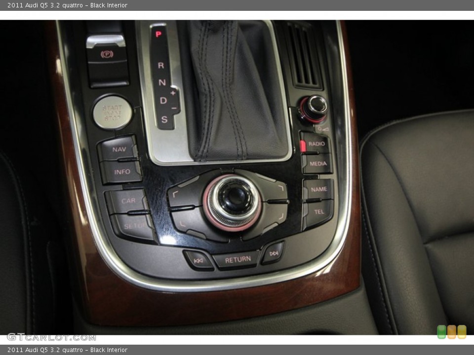 Black Interior Controls for the 2011 Audi Q5 3.2 quattro #75888167