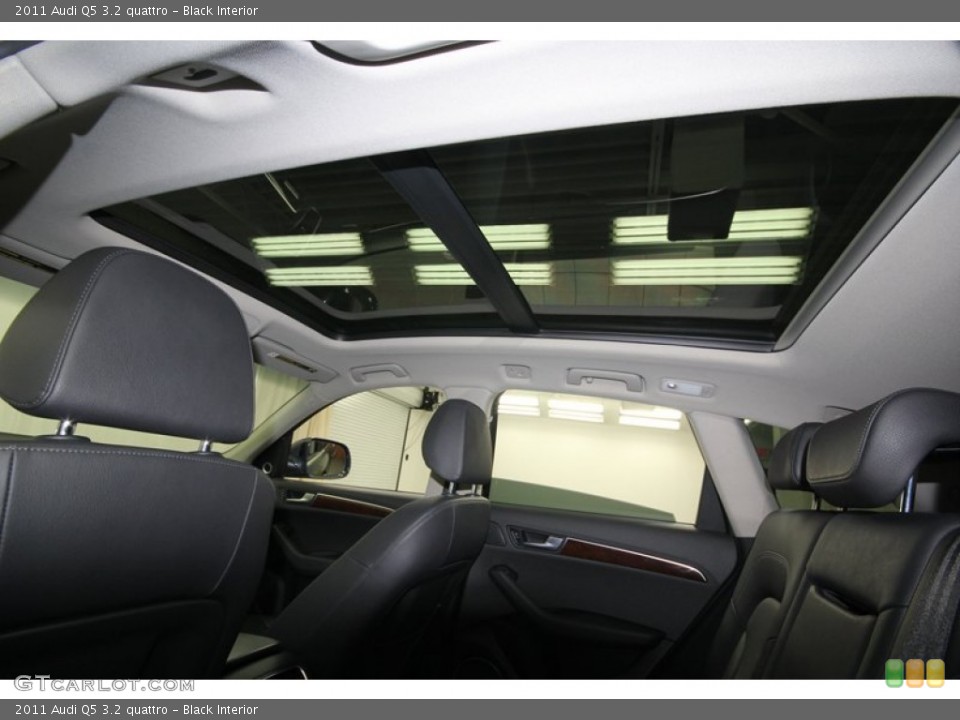 Black Interior Sunroof for the 2011 Audi Q5 3.2 quattro #75888245