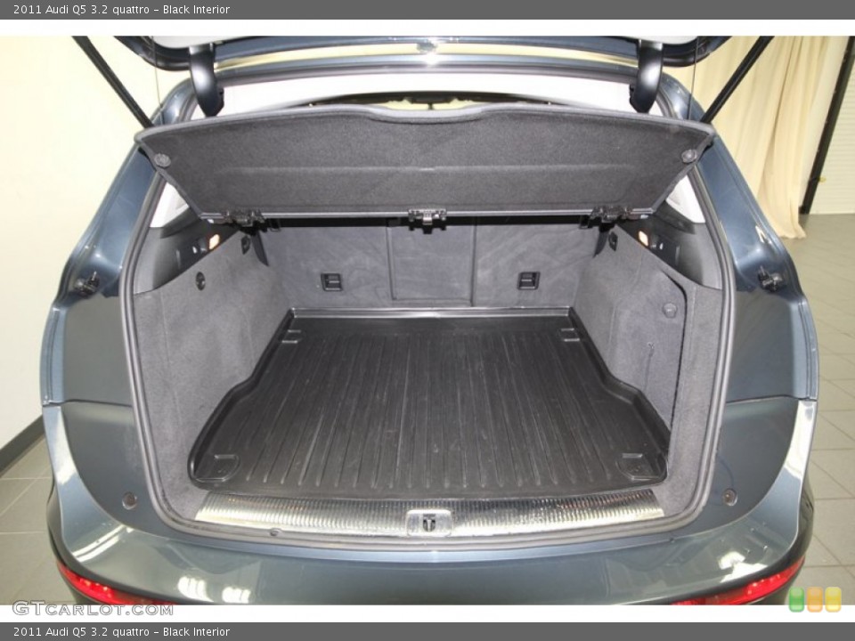 Black Interior Trunk for the 2011 Audi Q5 3.2 quattro #75888341