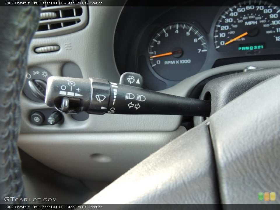 Medium Oak Interior Controls for the 2002 Chevrolet TrailBlazer EXT LT #75894215