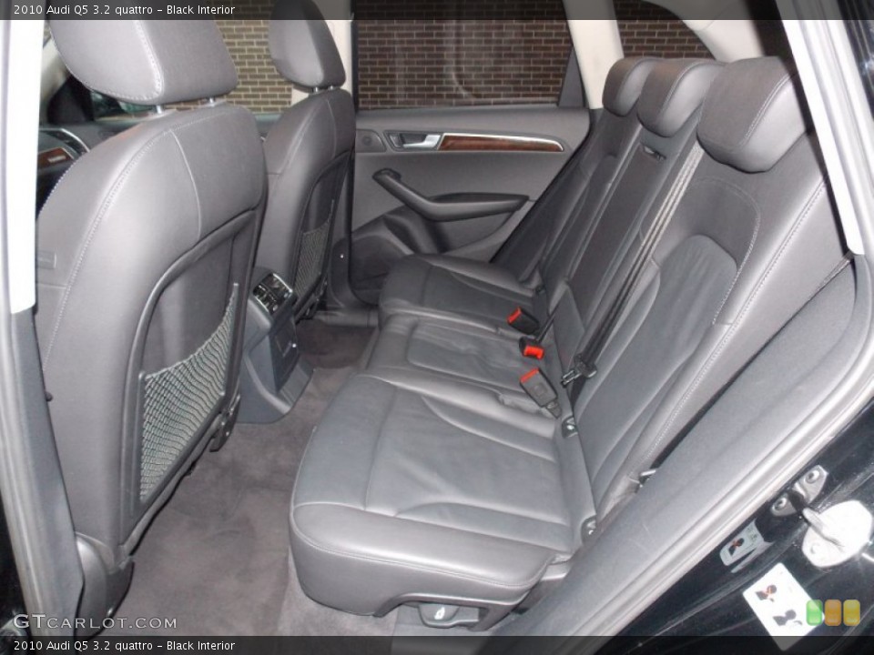 Black Interior Rear Seat for the 2010 Audi Q5 3.2 quattro #75900065
