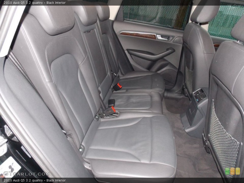 Black Interior Rear Seat for the 2010 Audi Q5 3.2 quattro #75900131