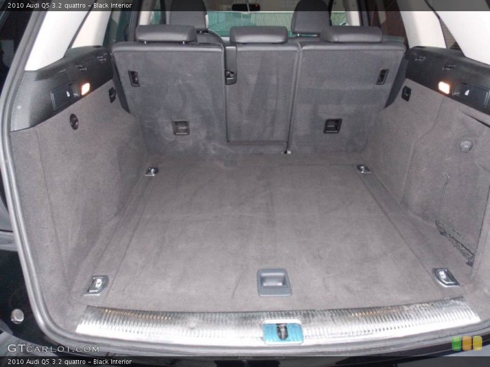 Black Interior Trunk for the 2010 Audi Q5 3.2 quattro #75900141
