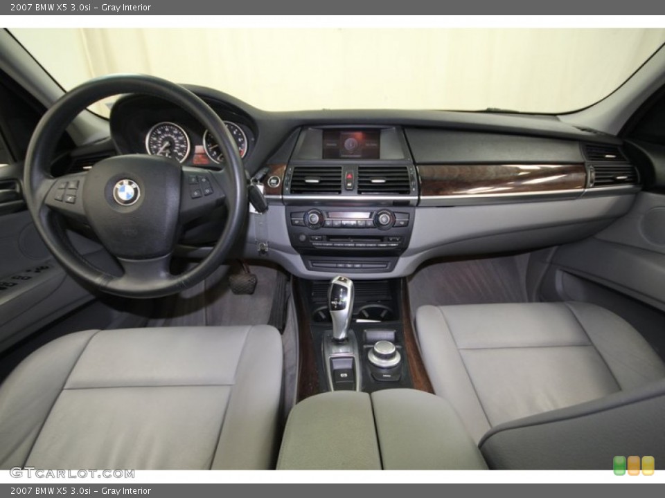 Gray Interior Dashboard for the 2007 BMW X5 3.0si #75903819
