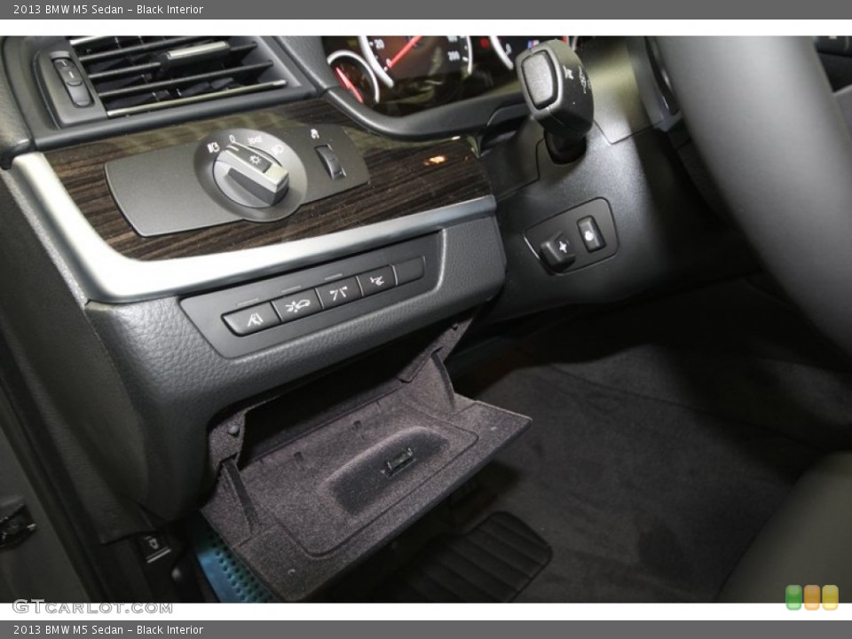 Black Interior Controls for the 2013 BMW M5 Sedan #75908411