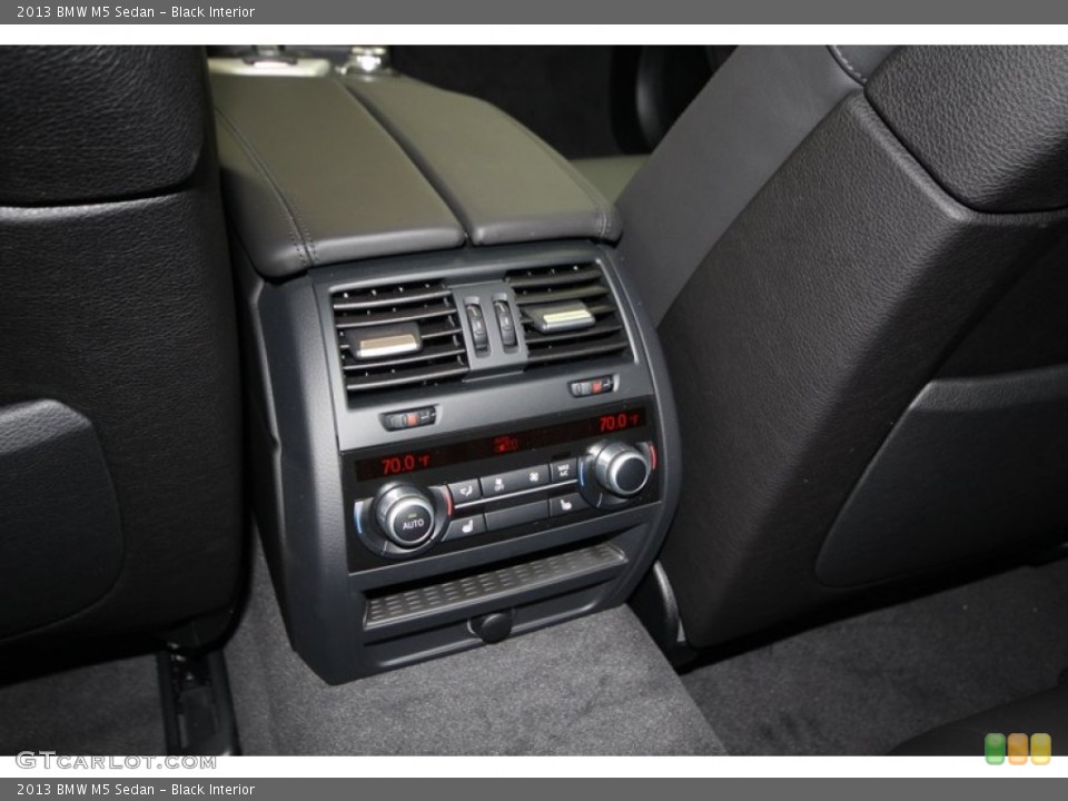 Black Interior Controls for the 2013 BMW M5 Sedan #75908474