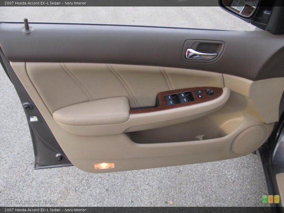 Ivory Interior Door Panel for the 2007 Honda Accord EX-L Sedan #75916691