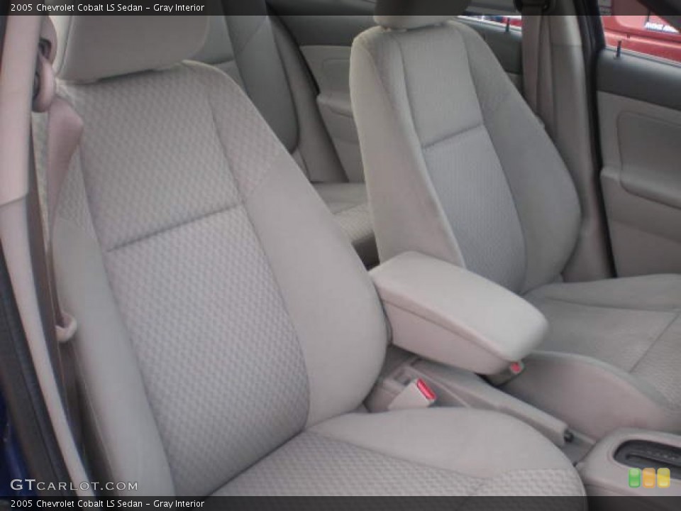 Gray Interior Photo for the 2005 Chevrolet Cobalt LS Sedan #75926980