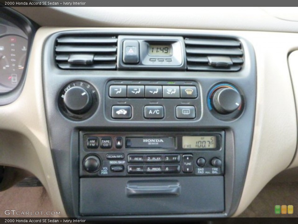 Ivory Interior Controls for the 2000 Honda Accord SE Sedan #75934405