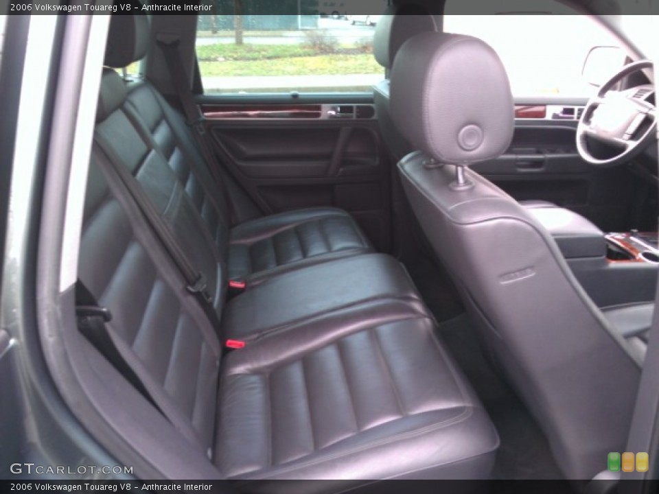 Anthracite Interior Rear Seat for the 2006 Volkswagen Touareg V8 #75956260
