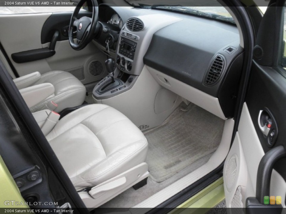 Tan Interior Photo for the 2004 Saturn VUE V6 AWD #76004038