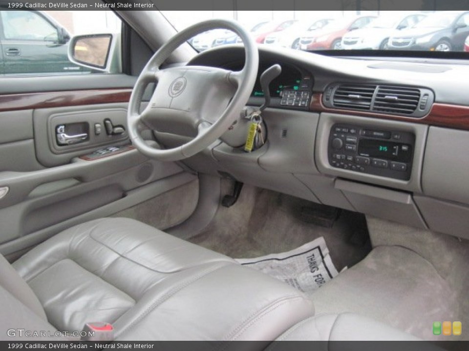 Neutral Shale Interior Dashboard for the 1999 Cadillac DeVille Sedan #76008988
