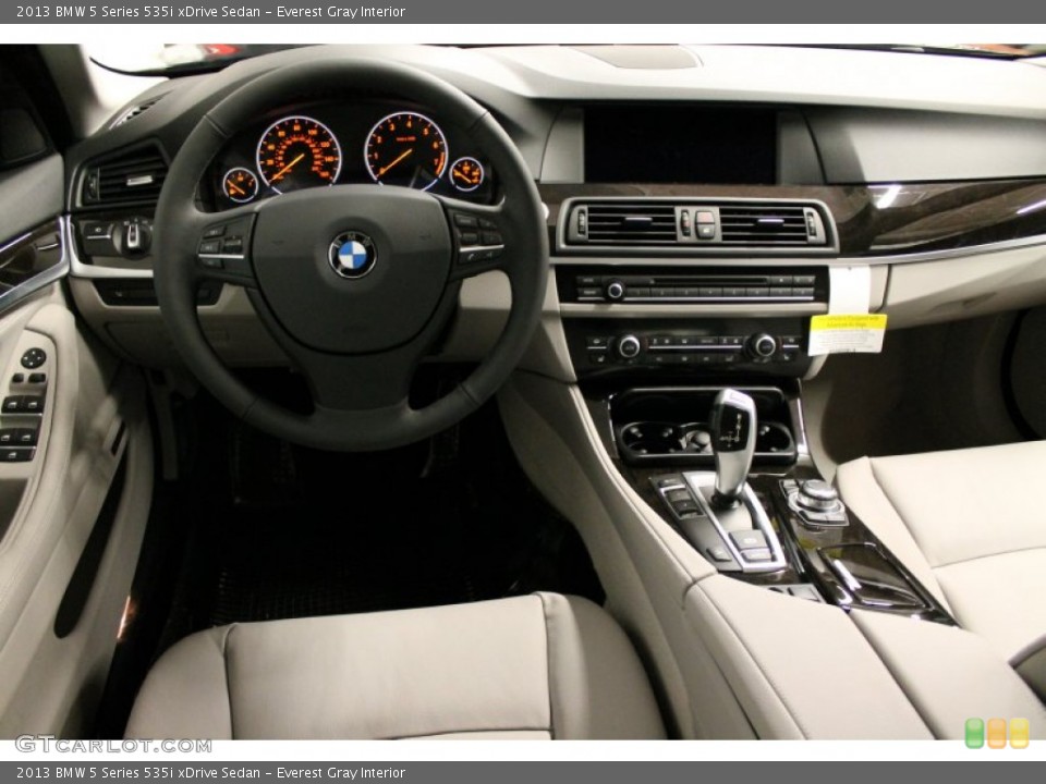 Everest Gray Interior Dashboard for the 2013 BMW 5 Series 535i xDrive Sedan #76009318
