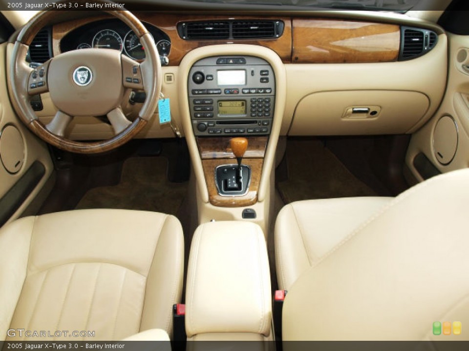 Barley Interior Dashboard for the 2005 Jaguar X-Type 3.0 #76012528