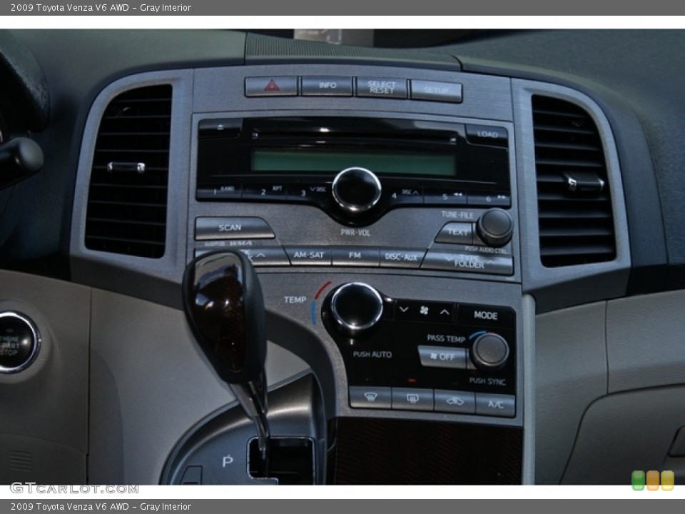 Gray Interior Controls for the 2009 Toyota Venza V6 AWD #76022472